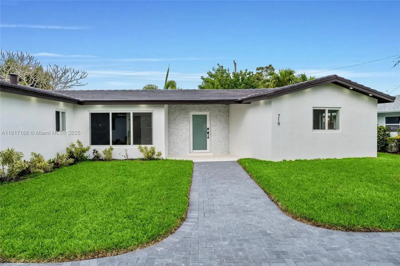 719 SW 25th Ave, Boynton Beach FL 33435 photo 3