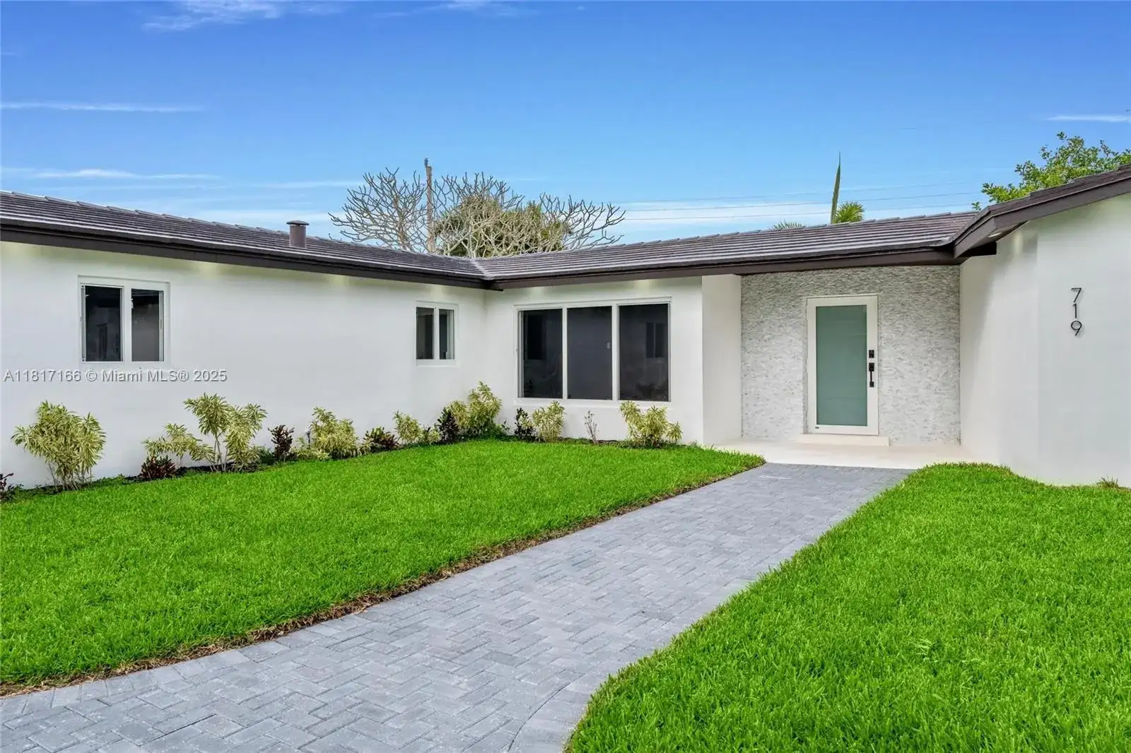 719 SW 25th Ave, Boynton Beach FL 33435 photo 4