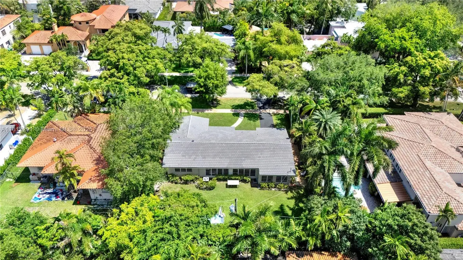 535 Palermo Ave, Coral Gables FL 33134 photo 2