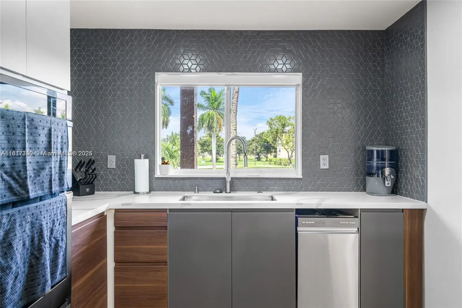 9310 Sunrise Lakes Blvd # 206, Sunrise FL 33322 photo 4