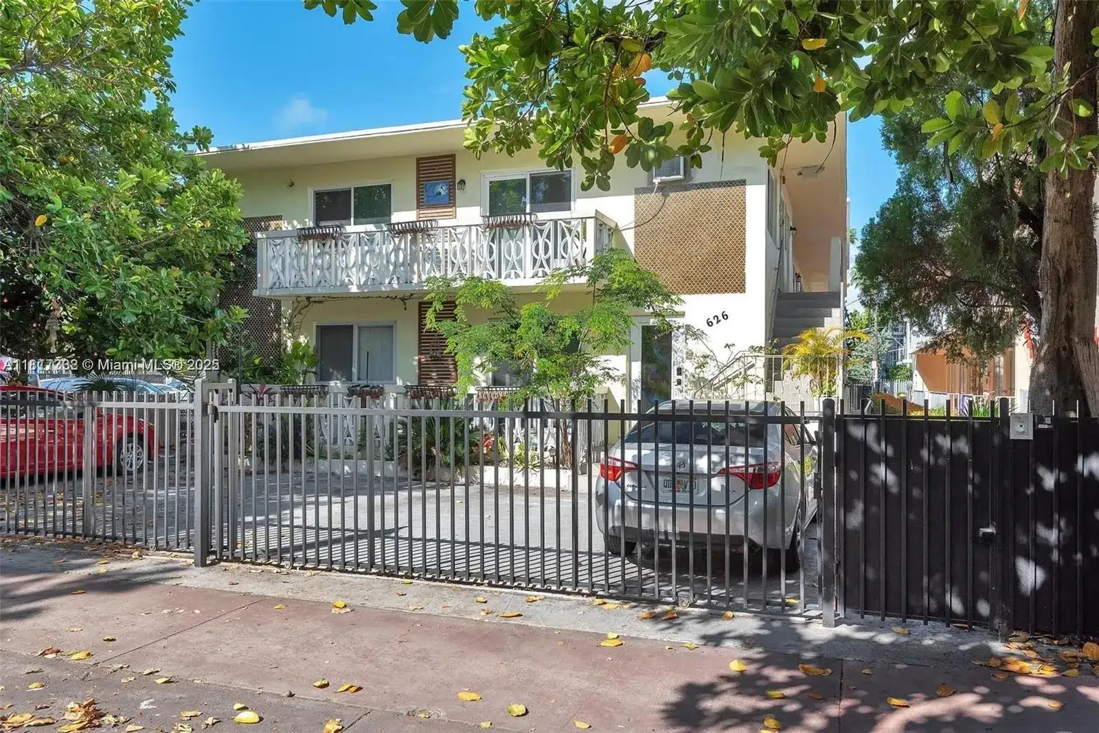 626 Meridian Ave # 10, Miami Beach FL 33139 photo 2