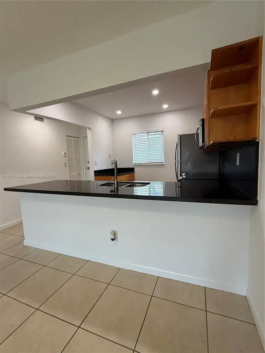 7700 Camino Real # D402, Miami FL 33143 photo 4