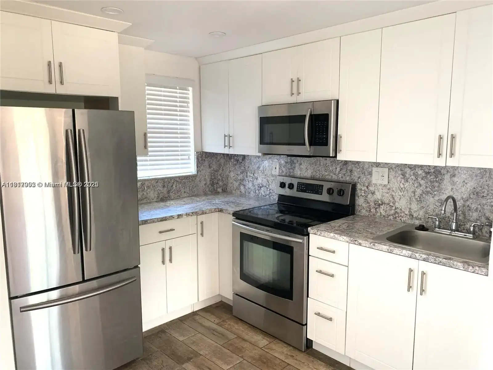 1478 NW 1st St # 301, Miami FL 33125 photo 2