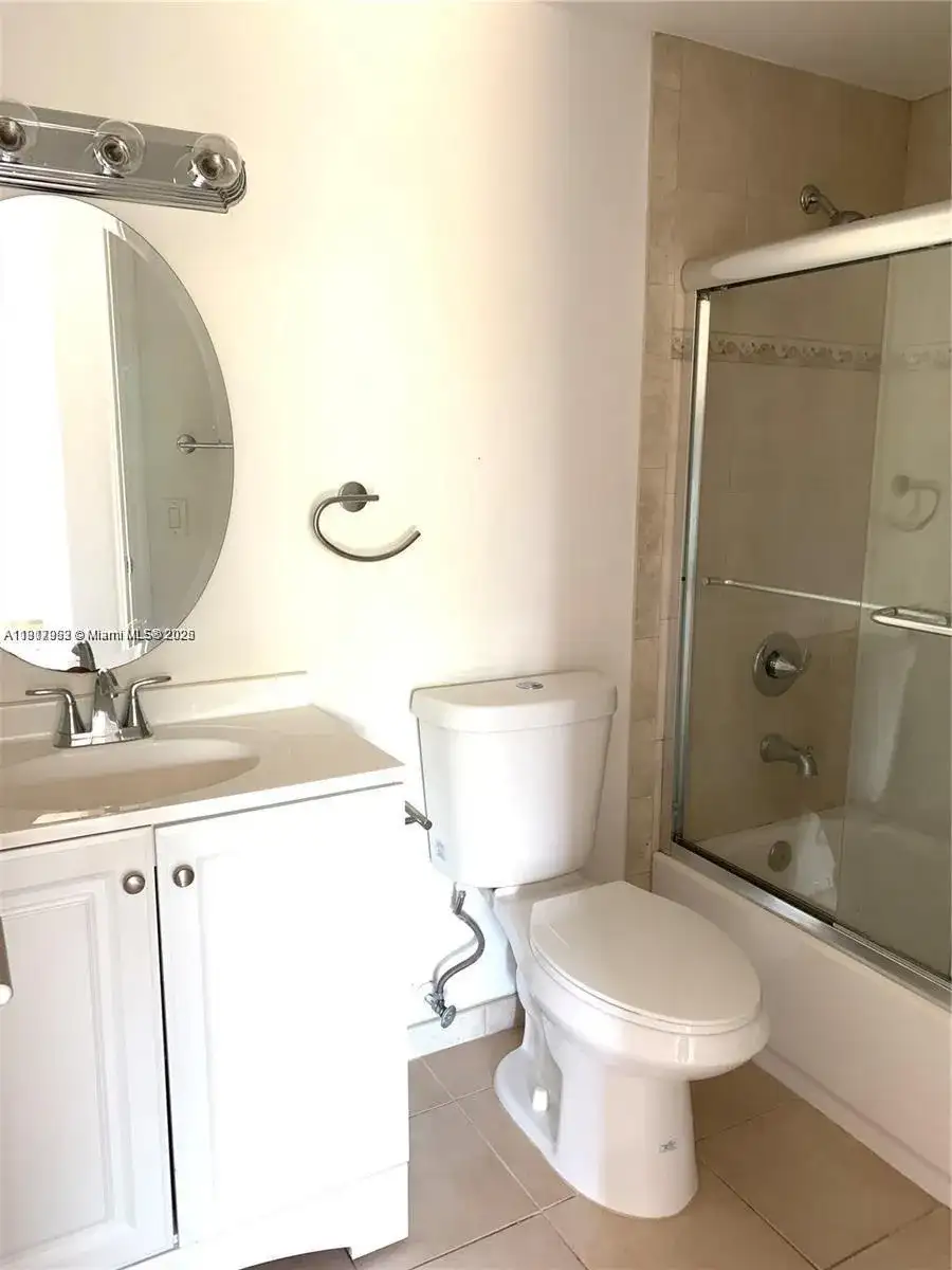 1478 NW 1st St # 301, Miami FL 33125 photo 4