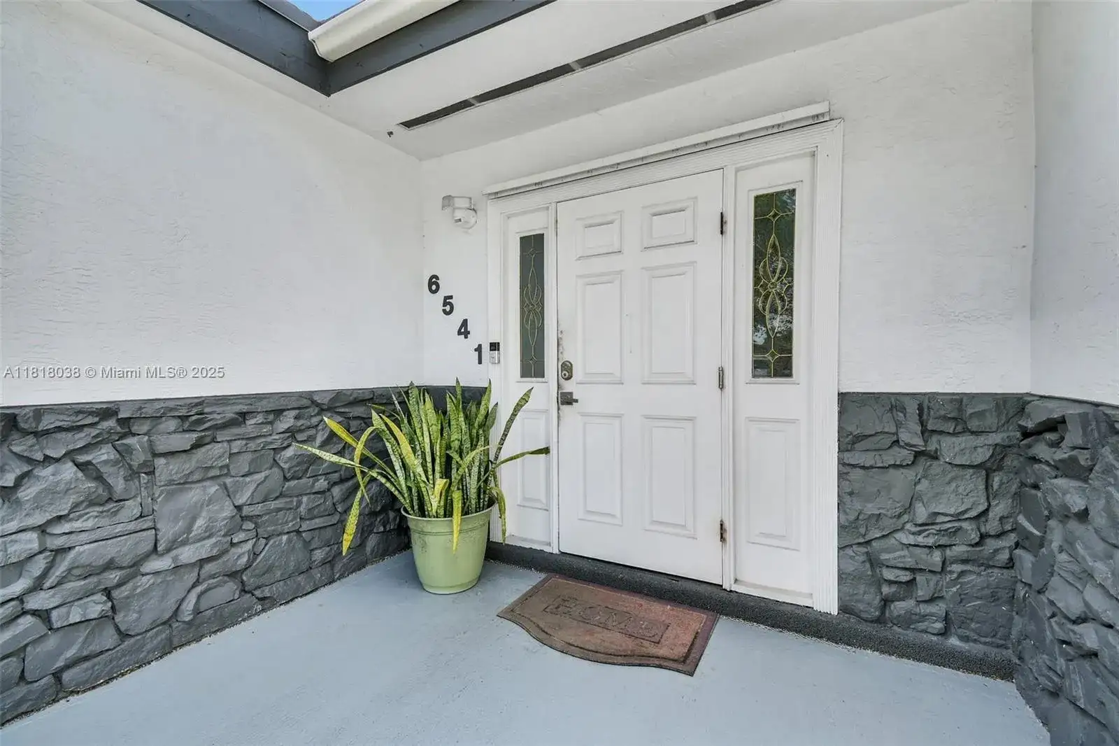 6541 Mckinley St, Hollywood FL 33024 photo 4