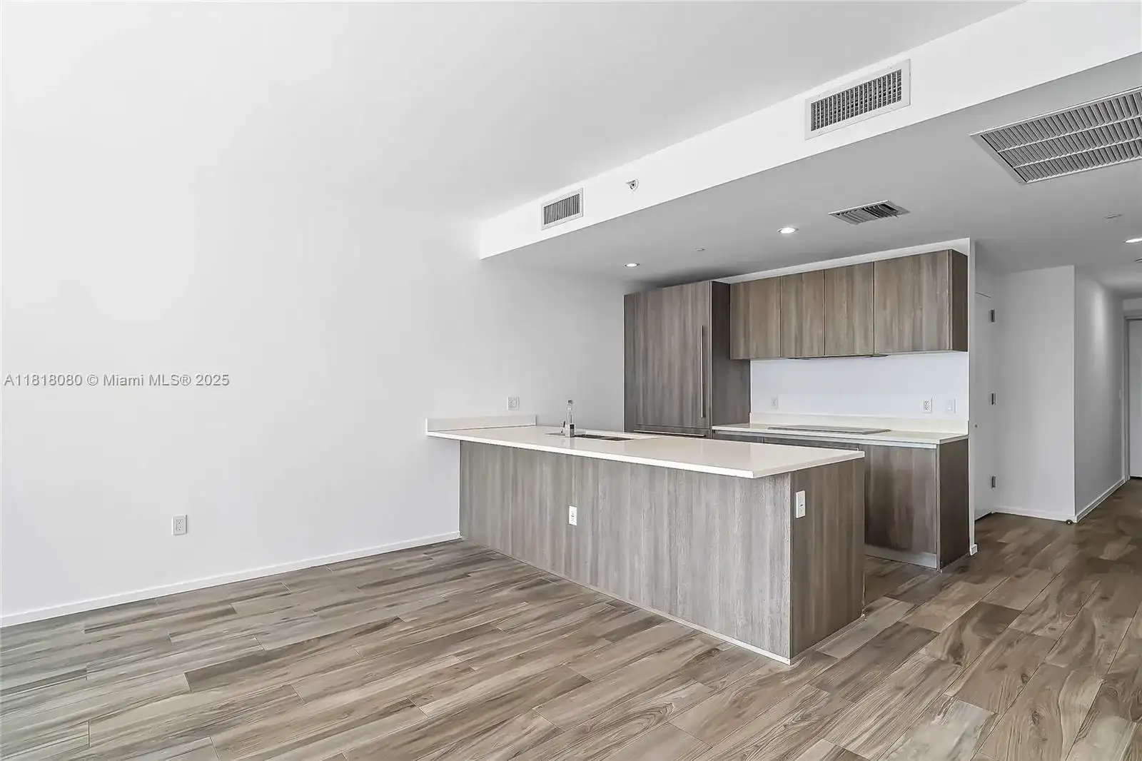 801 S Miami Ave # 3704, Miami FL 33130 photo 5