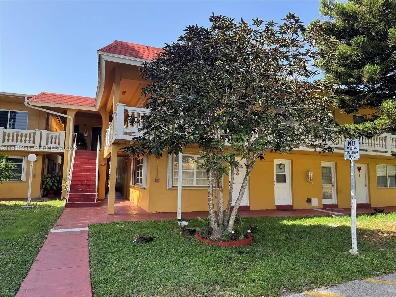 115 NE 202nd Ter # M25, Miami Gardens FL 33179 photo 3