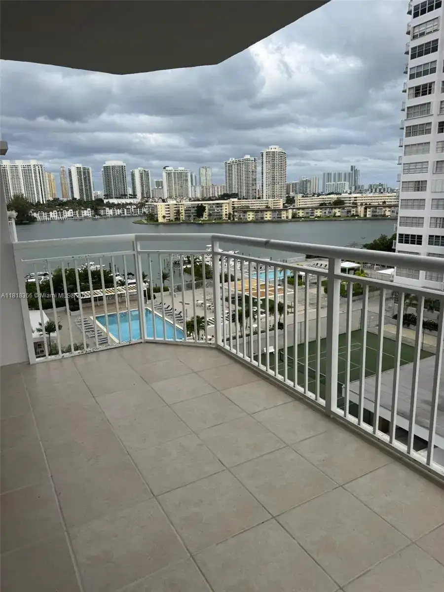 18051 BISCAYNE BLVD # 803, Aventura FL 33161 photo 2