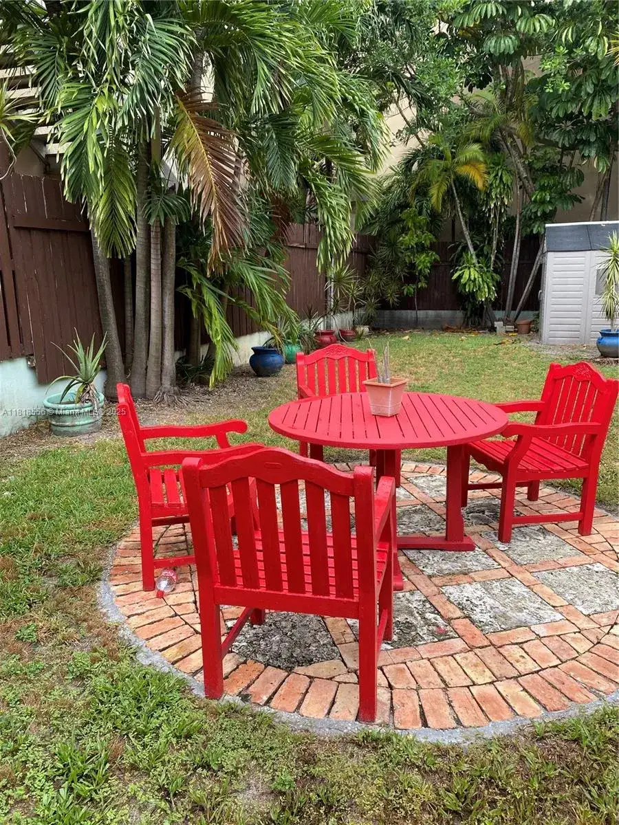 1710 Michigan Ave, Miami Beach FL 33139 photo 2
