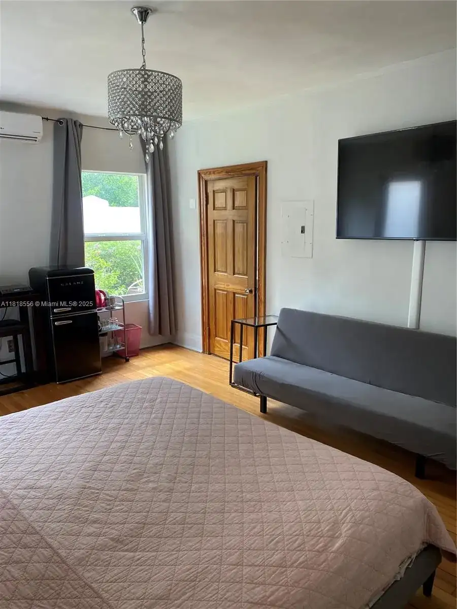 1710 Michigan Ave, Miami Beach FL 33139 photo 4