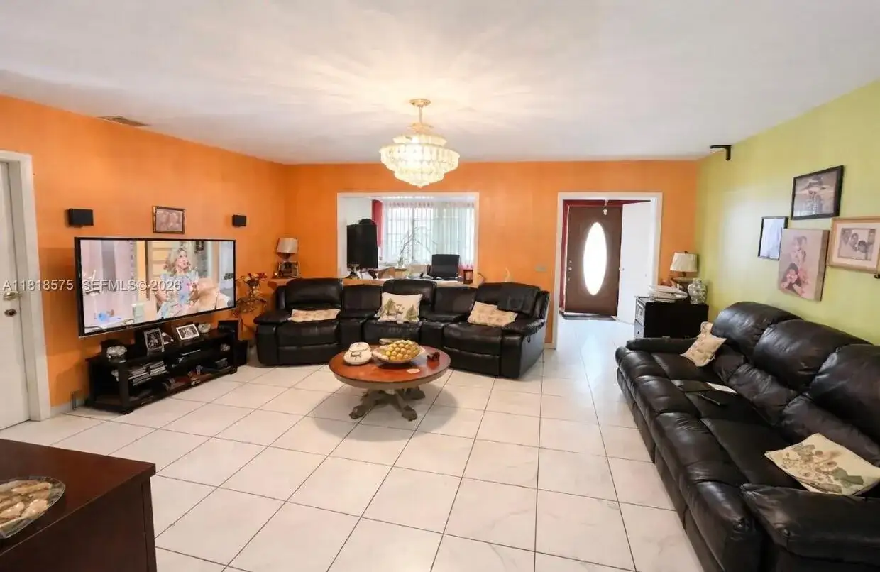 77 Northwest Blvd, Miami FL 33126 photo 3