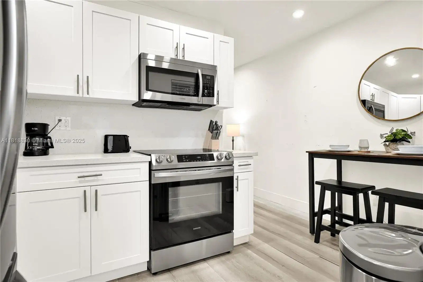 300 NW 82nd Ter, Miami FL 33150 photo 2