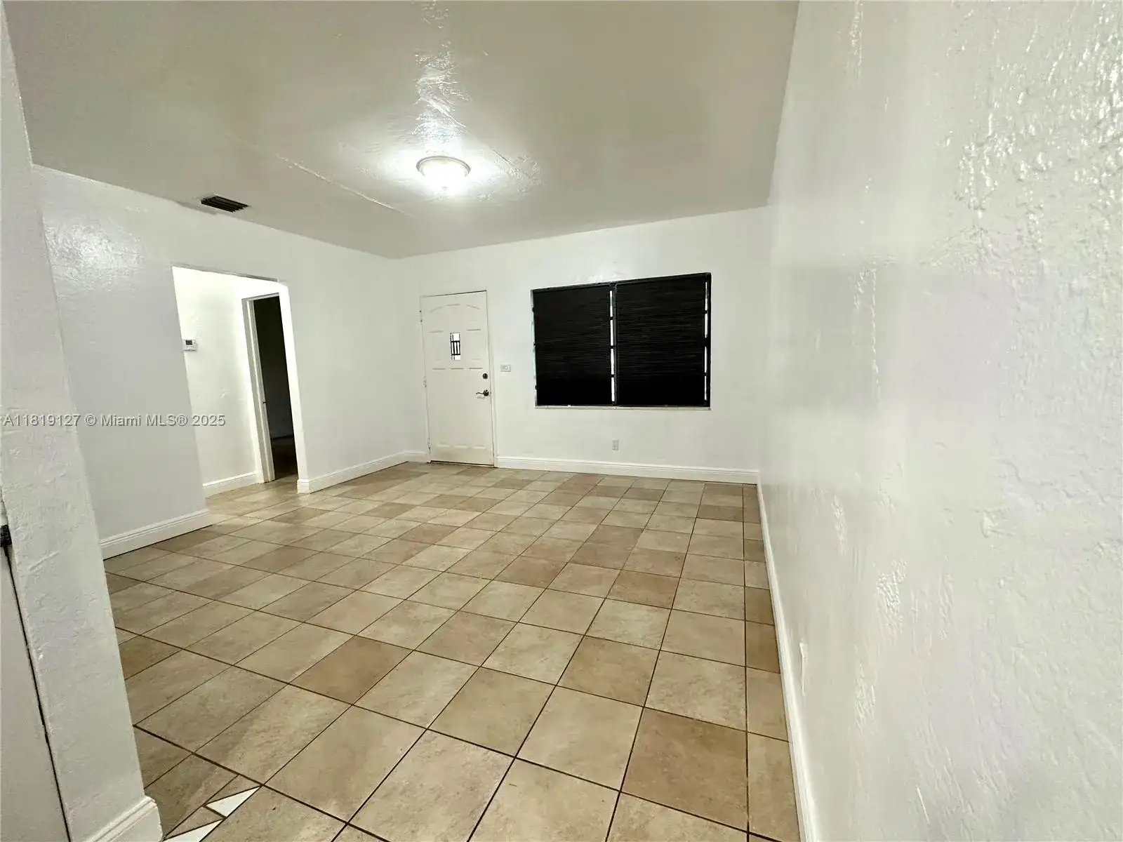 1941 NE 157th Ter, North Miami Beach FL 33162 photo 4