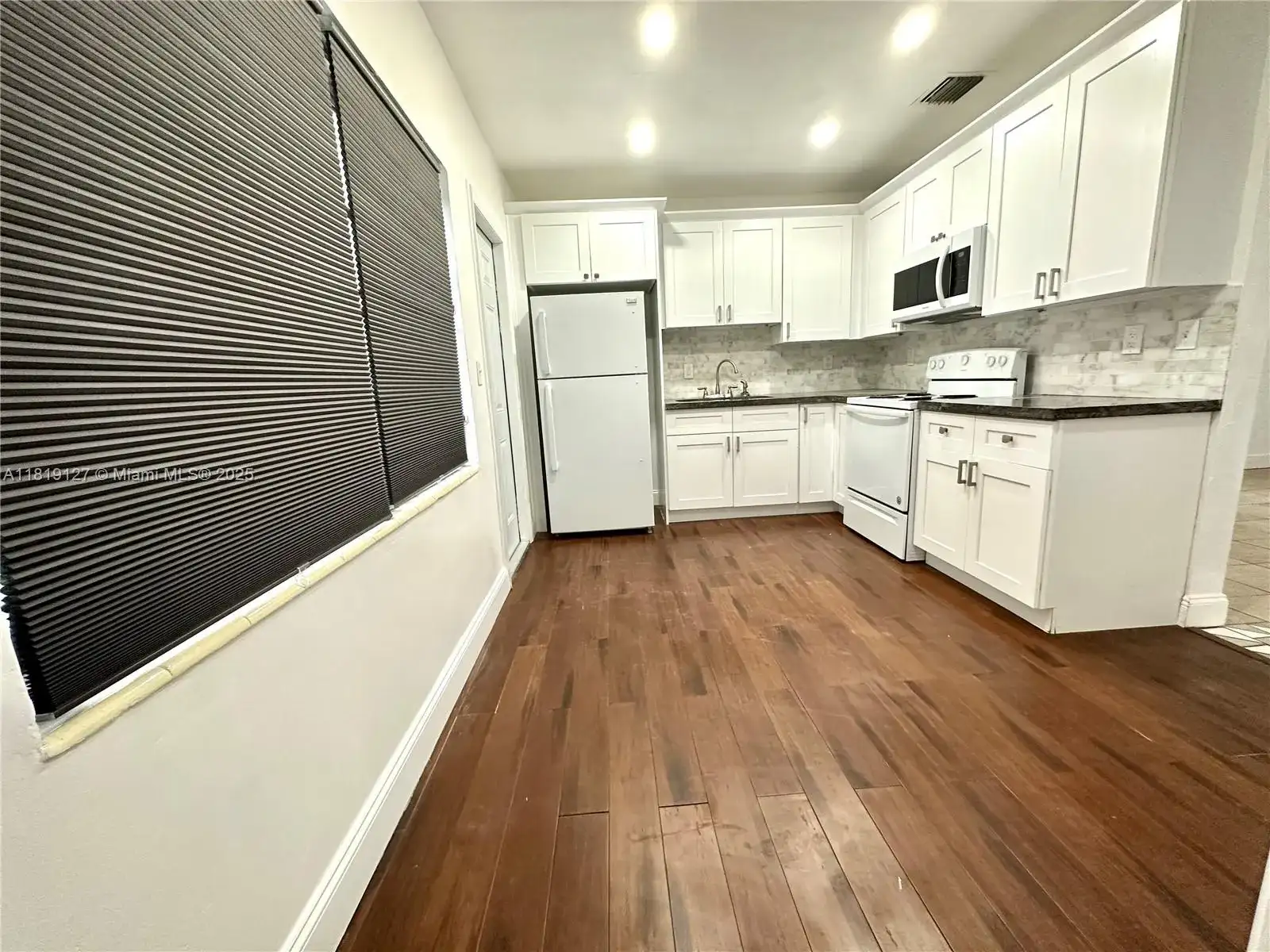 1941 NE 157th Ter, North Miami Beach FL 33162 photo 5