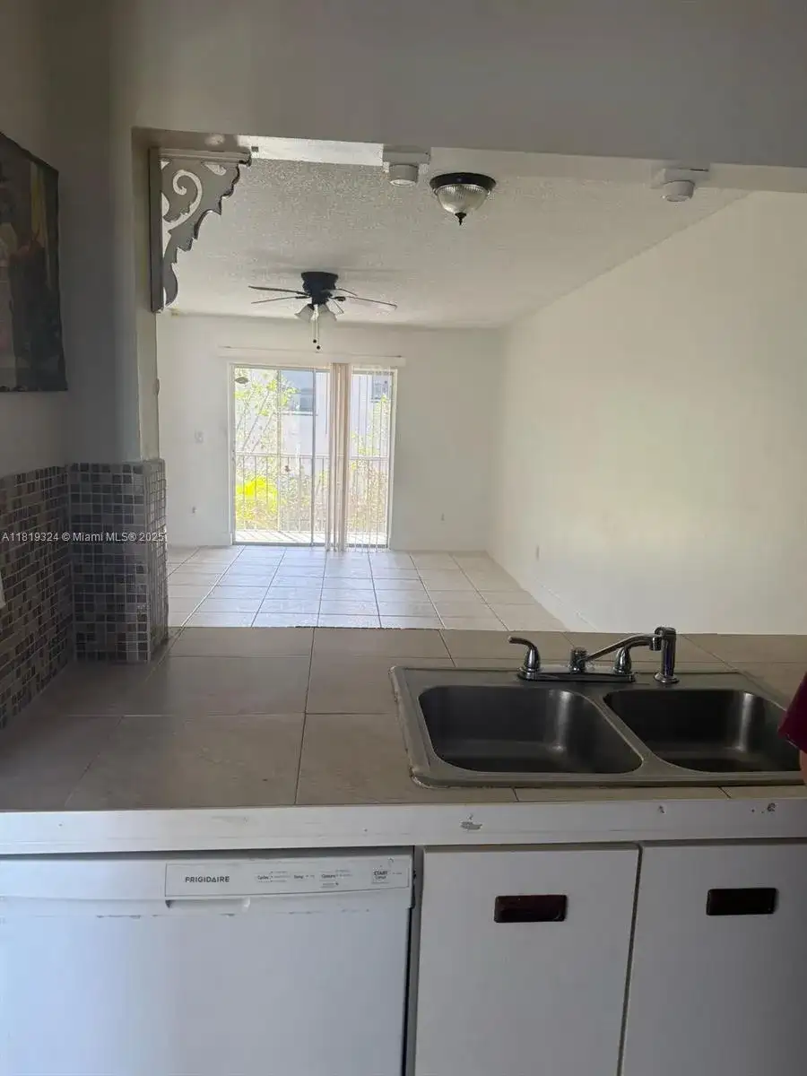 438 NE 210th Cir Ter # 4B, Miami FL 33179 photo 3