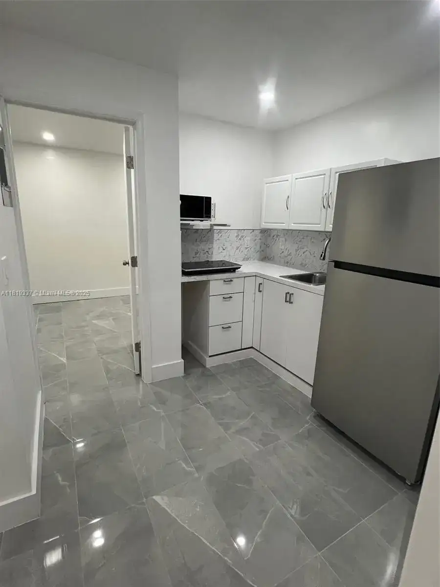 545 NW 20th St # 1, Homestead FL 33030 photo 2