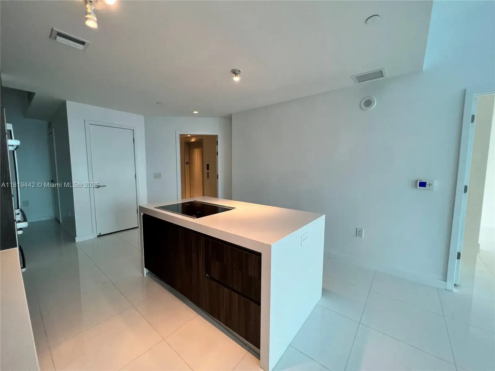 851 NE 1st Ave # 1208, Miami FL 33132 photo 4