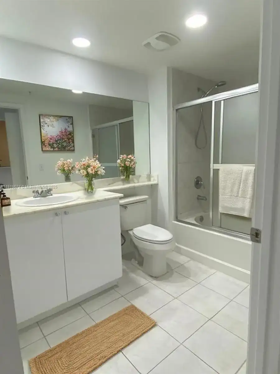 2775 NE 187th St # 407, Aventura FL 33180 photo 4