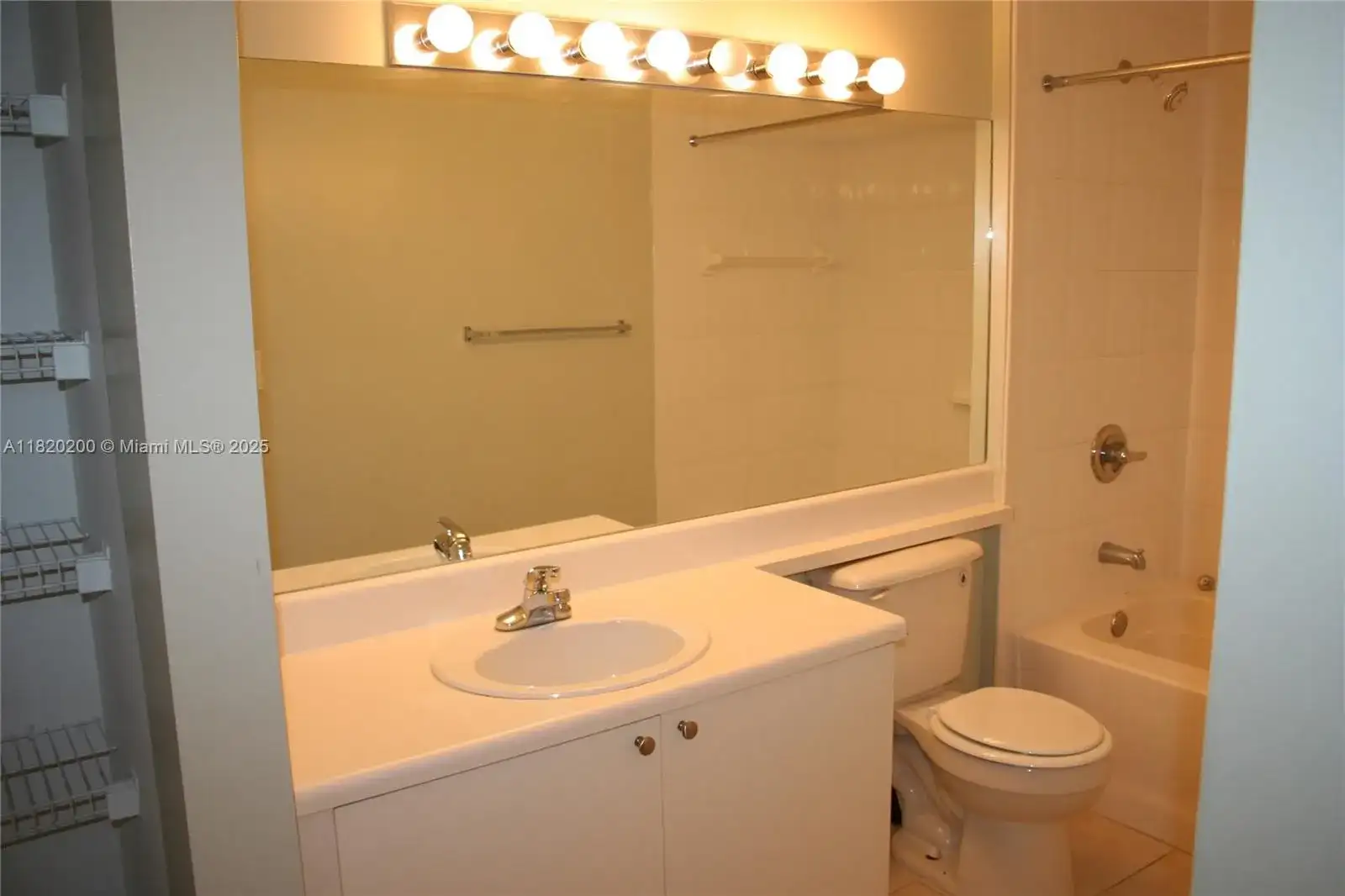 7930 N NOB HILL RD # 107, Tamarac FL 33321 photo 4