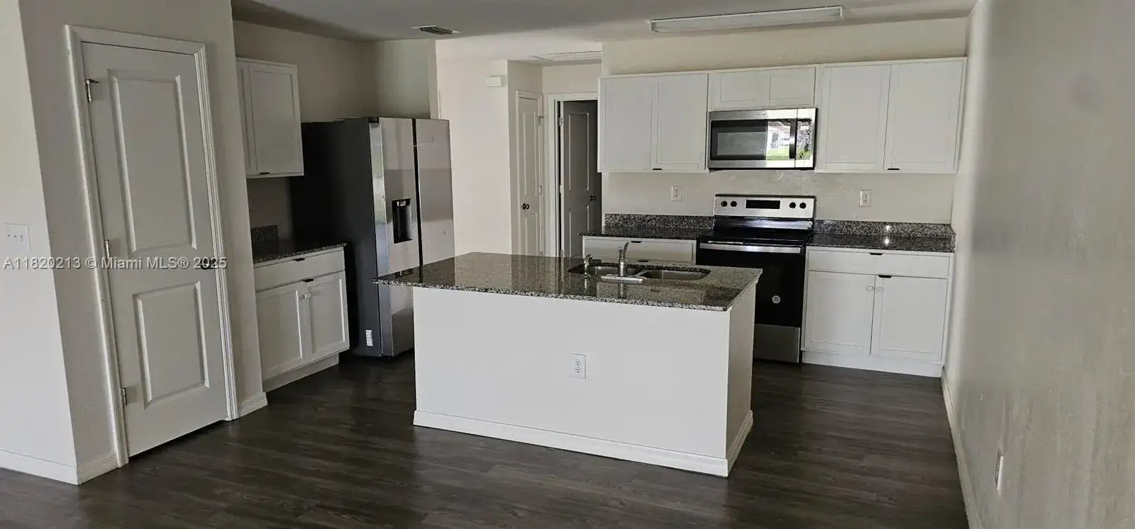 9124 Aegean Cir, Lehigh Acres FL 33936 photo 4