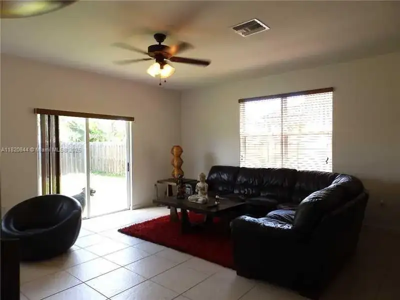 8963 SW 215th Ln, Cutler Bay FL 33189 photo 3