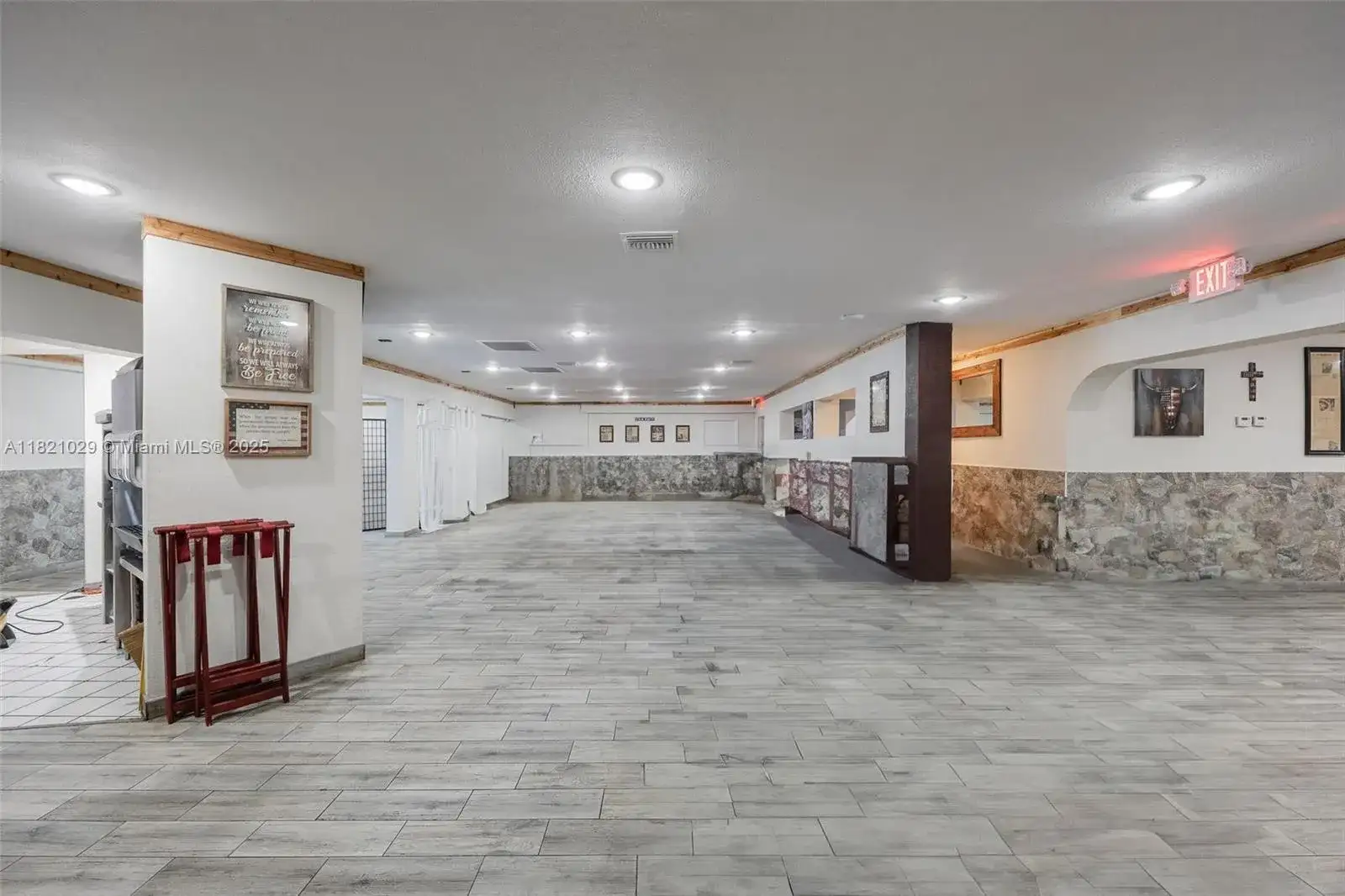 93 S Hall ST, La Belle FL 33935 photo 4