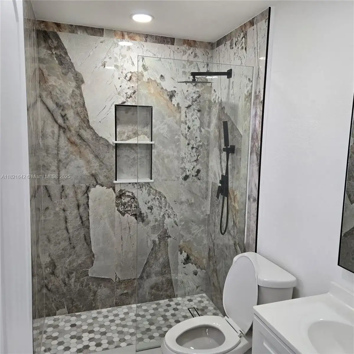 3740 Percival Ave, Miami FL 33133 photo 4