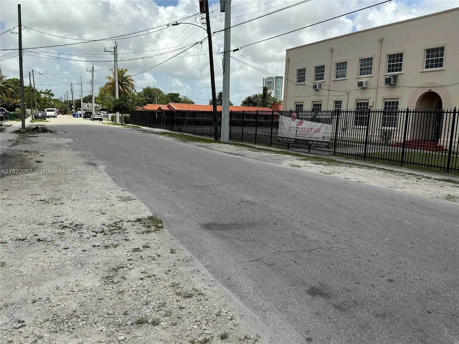 1924 NW 35th St, Miami FL 33142 photo 2
