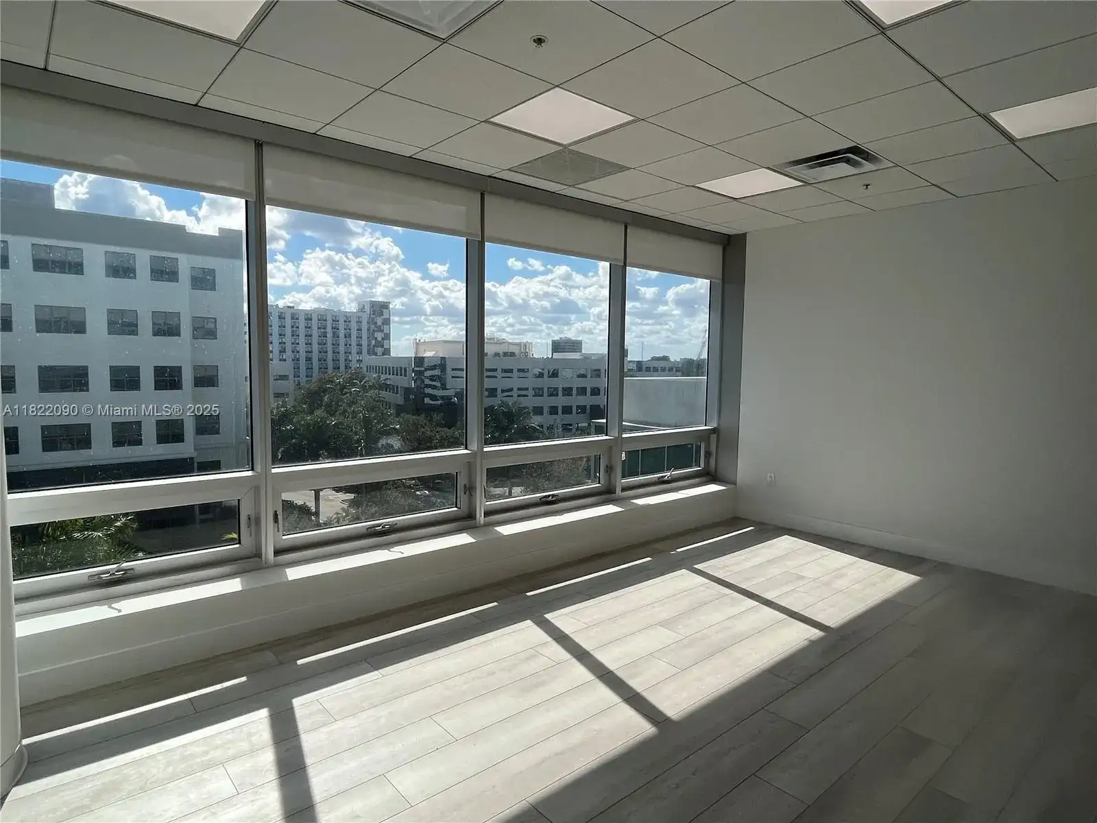 20900 NE 30th Ave # 412, Aventura FL 33180 photo 2