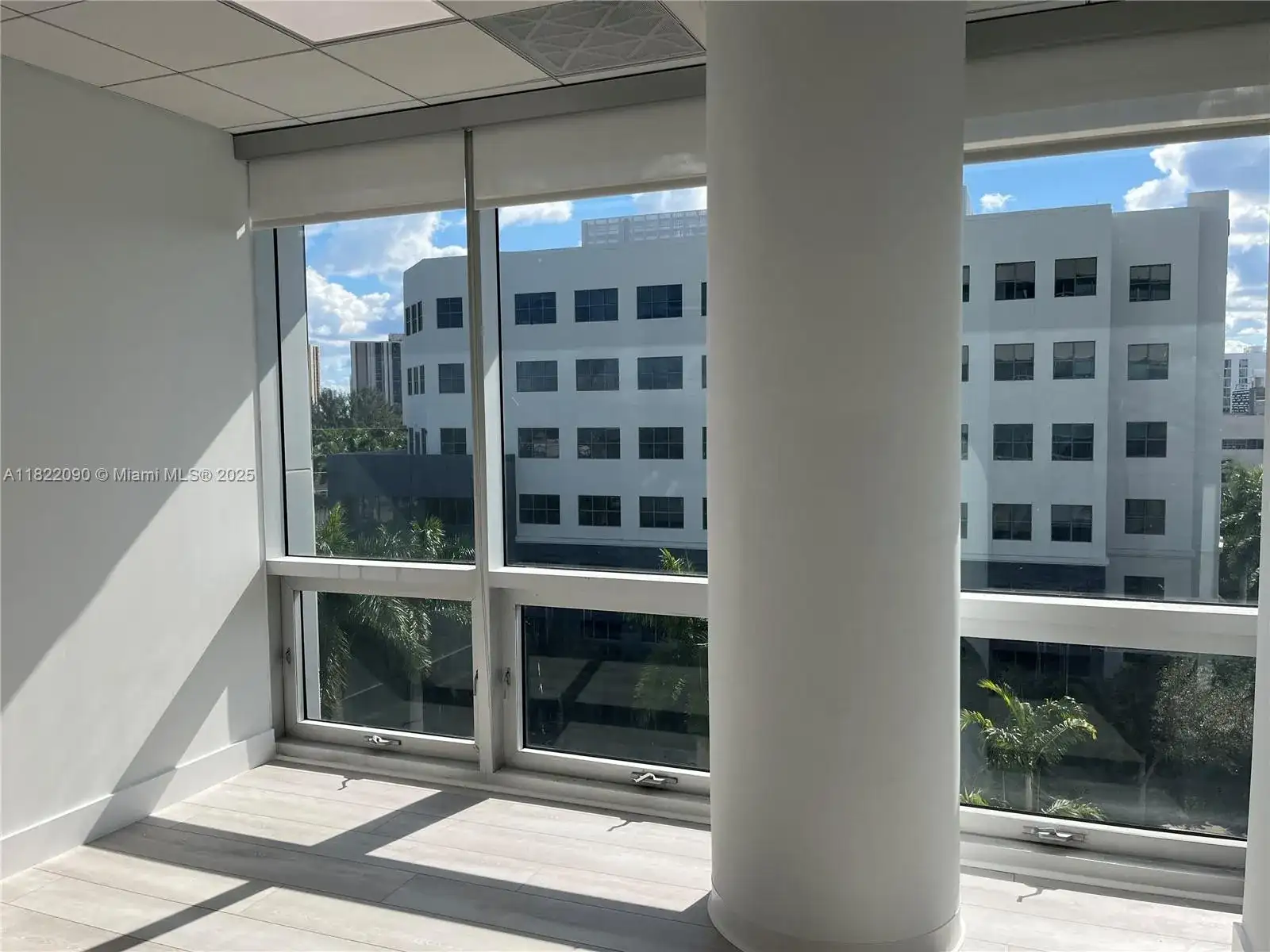 20900 NE 30th Ave # 412, Aventura FL 33180 photo 3