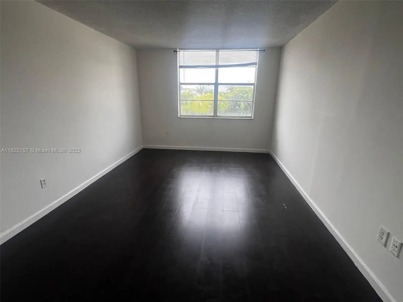 498 NW 165th St Rd # D303, Miami FL 33169 photo 3