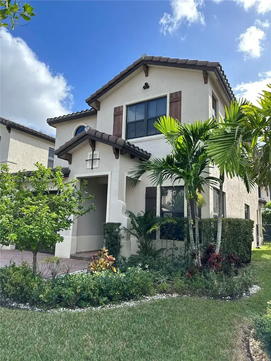 3278 W 97th Ter, Hialeah FL 33018 photo 5