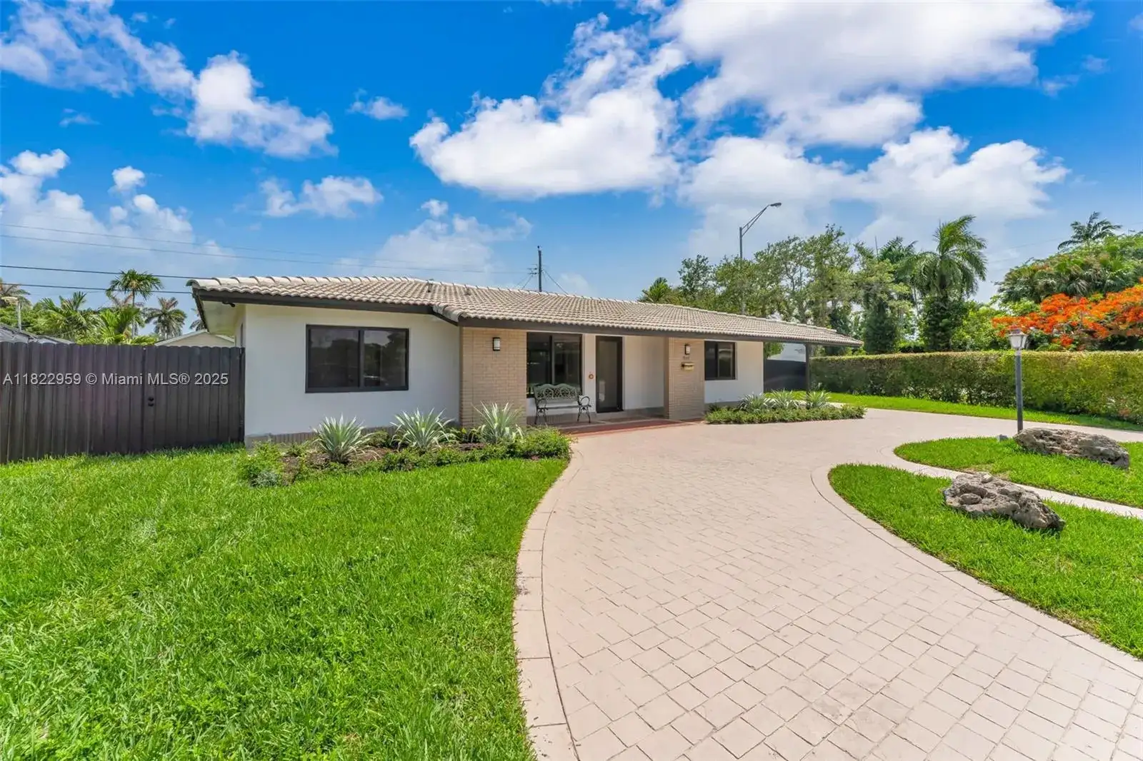 9140 SW 45th Ter, Miami FL 33165 photo 2