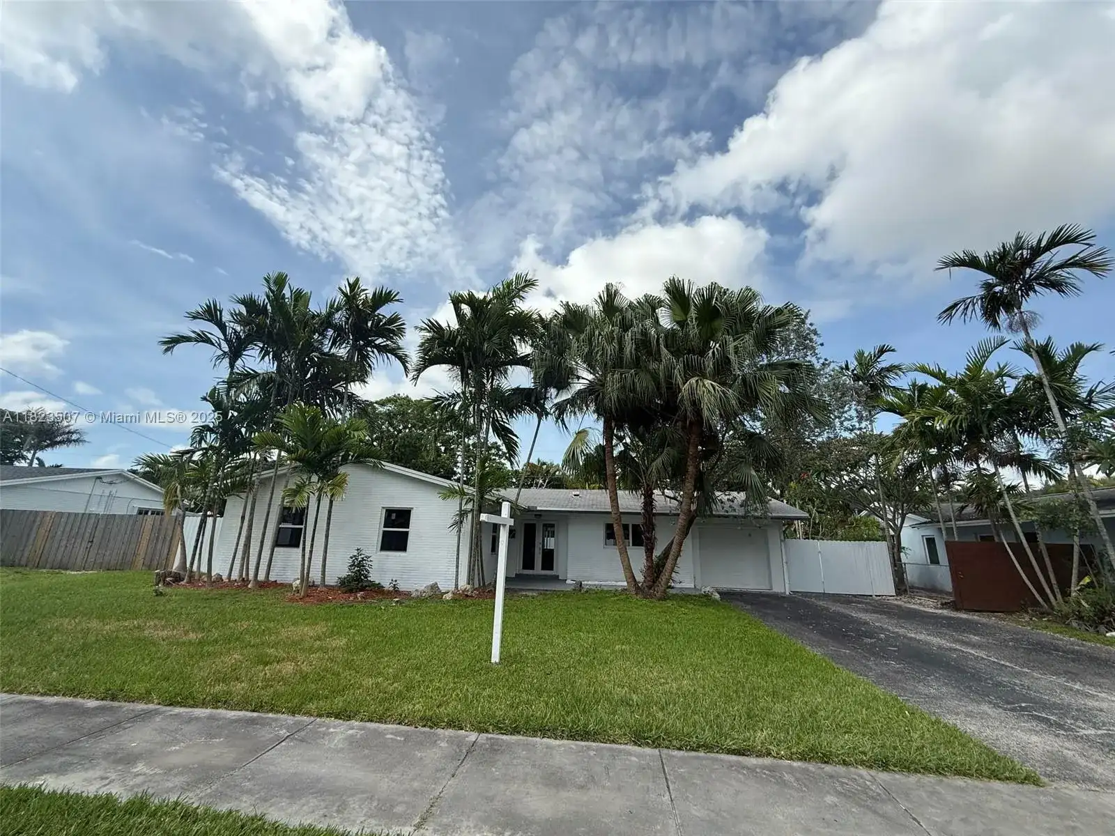 9934 SW 195th St, Cutler Bay FL 33157 photo 3