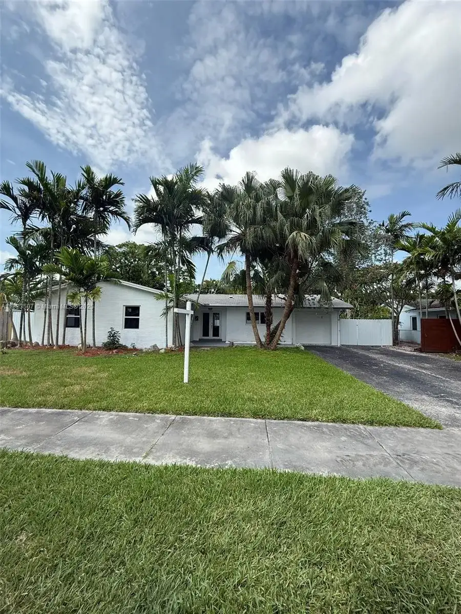 9934 SW 195th St, Cutler Bay FL 33157 photo 4