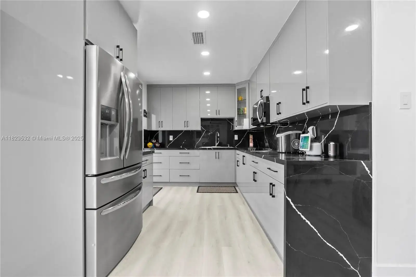 6474 Palm Ave, Hialeah FL 33012 photo 2