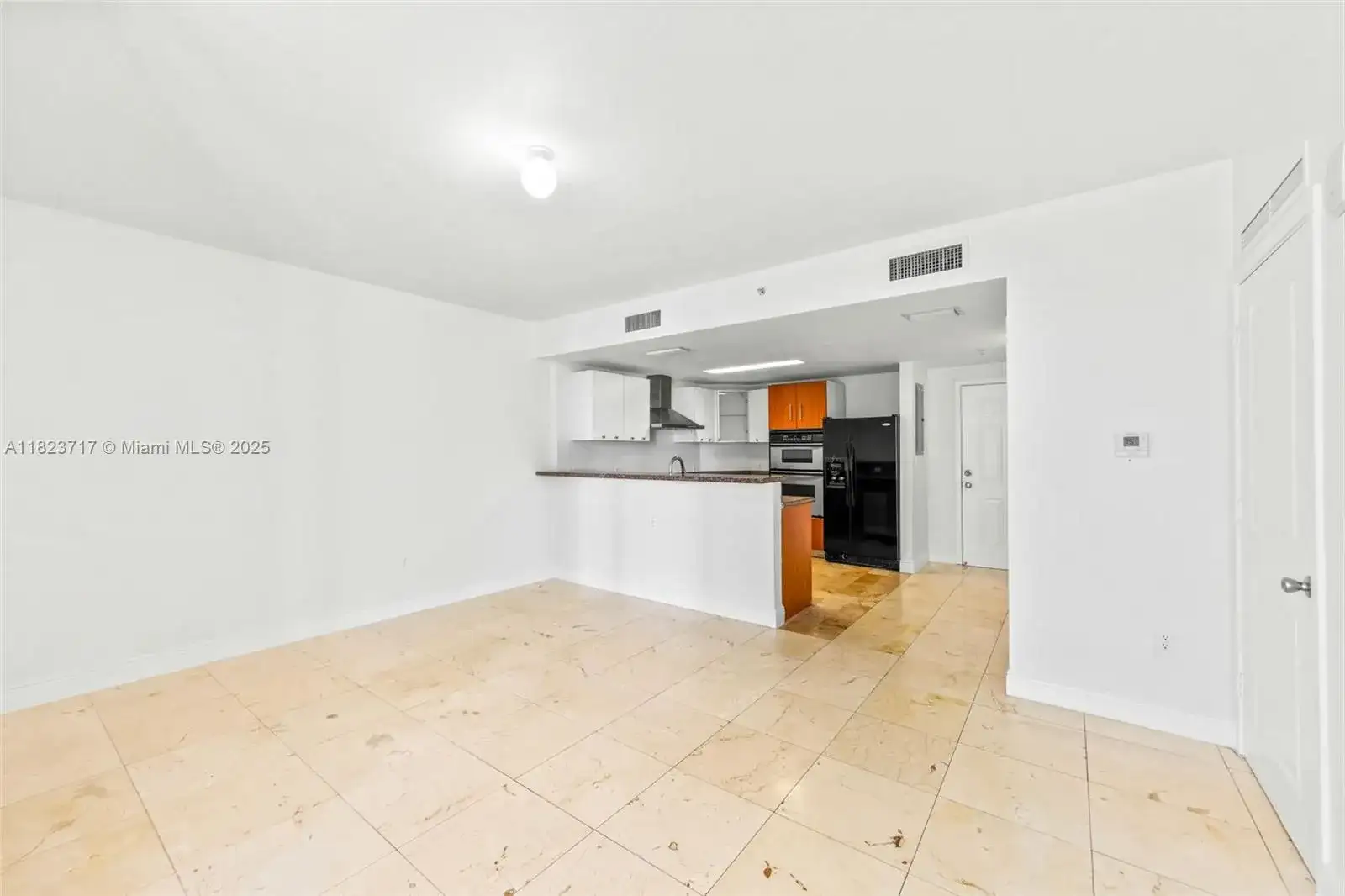 170 SE 14th St # 1203, Miami FL 33131 photo 4