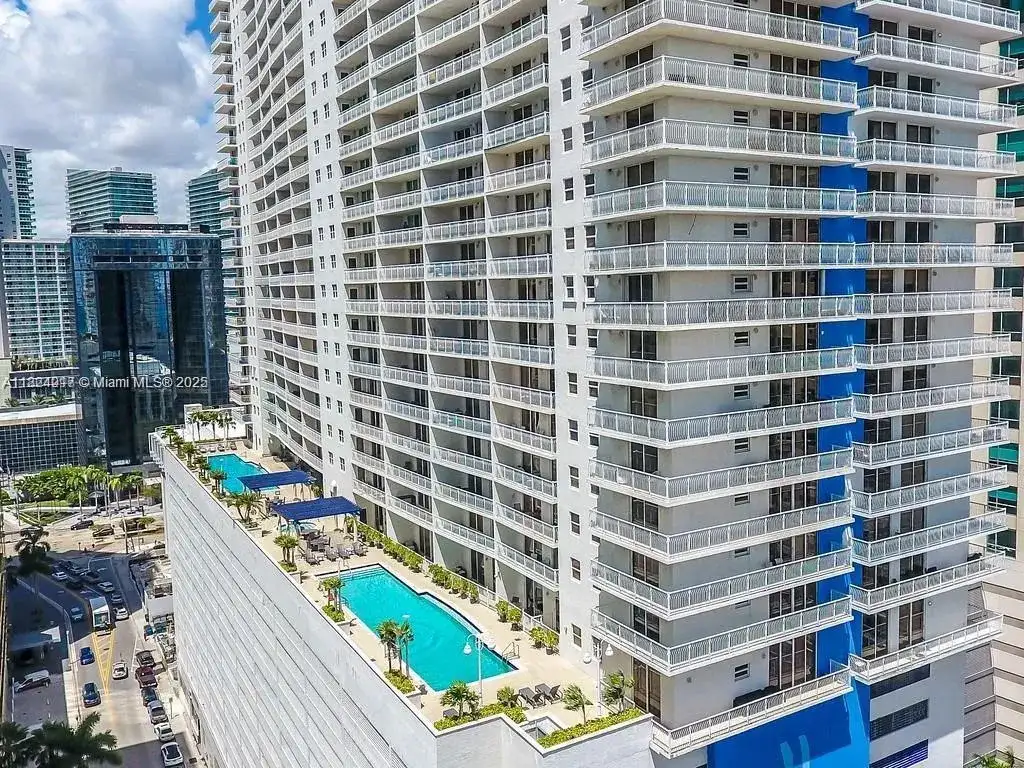 1200 Brickell Bay Dr # 1518, Miami FL 33131 photo 3