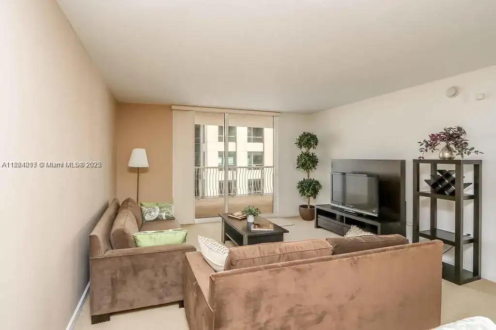 1200 Brickell Bay Dr # 1518, Miami FL 33131 photo 5