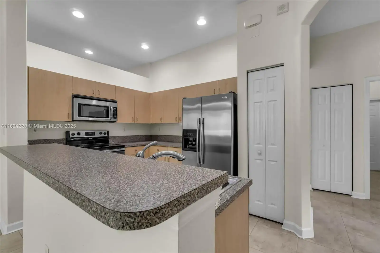 1221 SE 17th Ave, Homestead FL 33035 photo 5