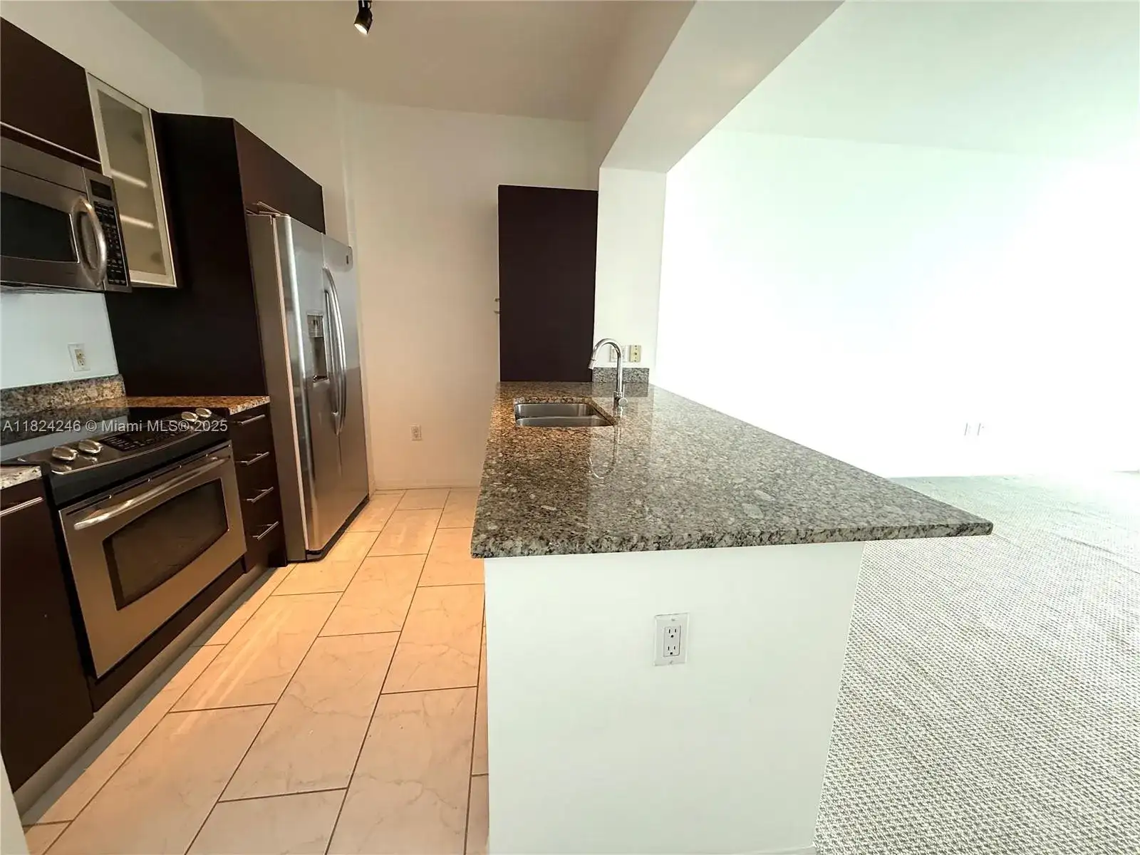 951 Brickell Ave # 3703, Miami FL 33131 photo 2