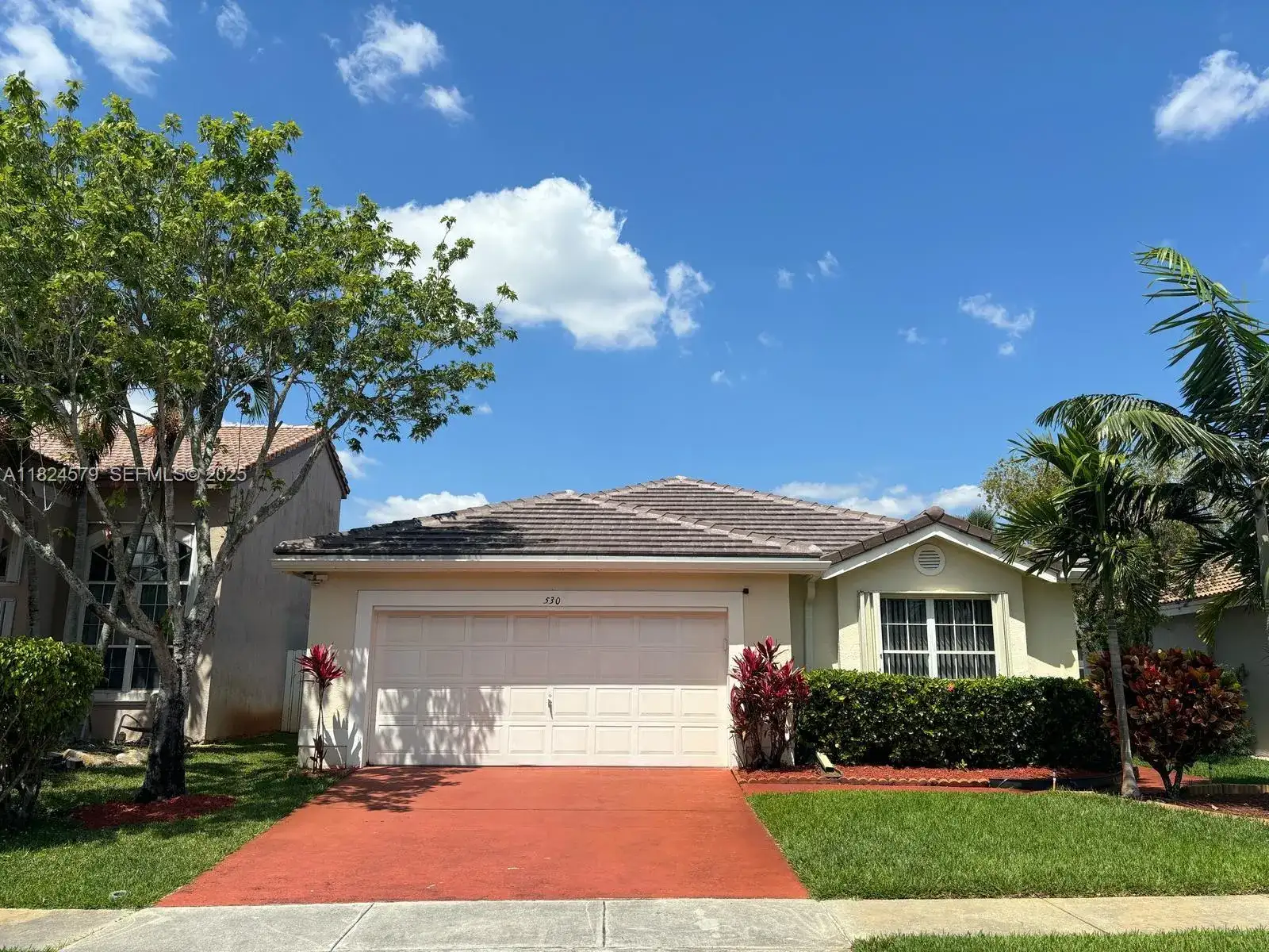 530 SW 182nd Way, Pembroke Pines FL 33029 photo 2