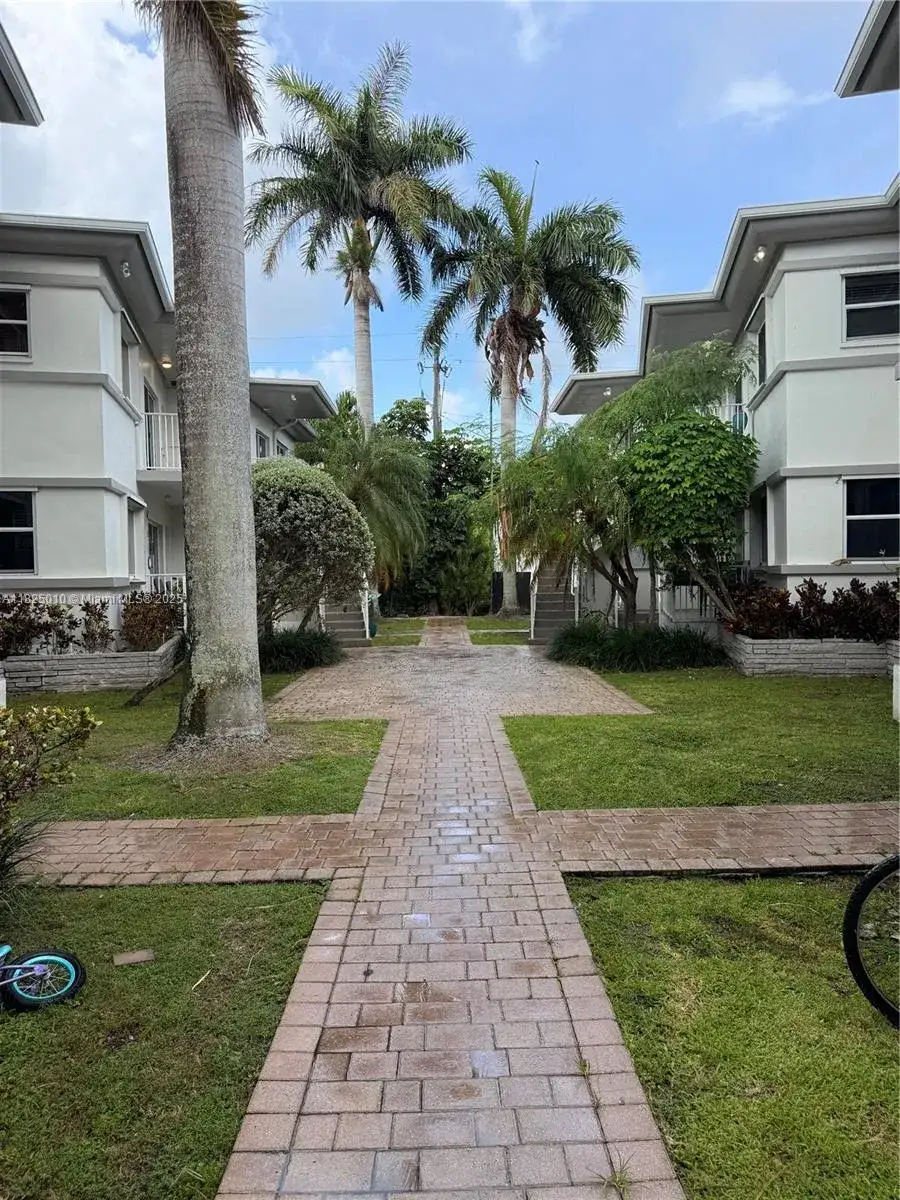 1142 99th St # 23, Bay Harbor Islands FL 33154 photo 3