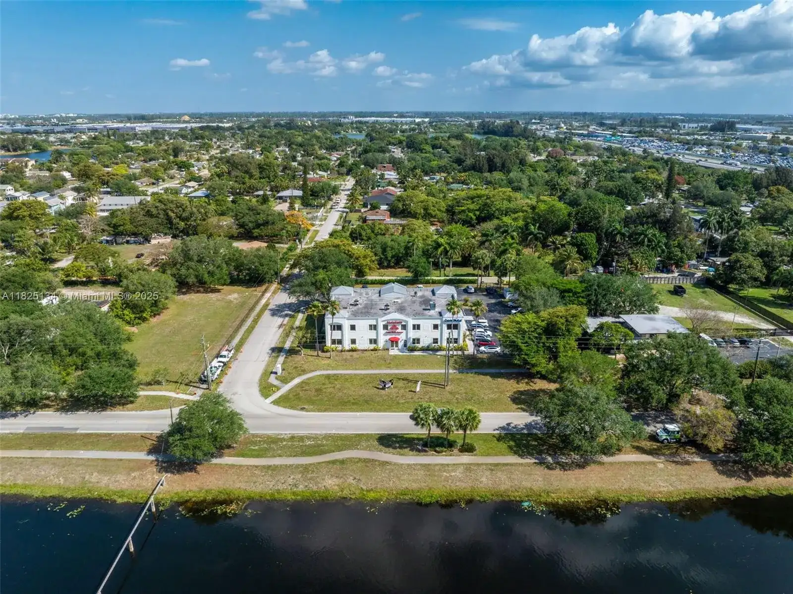 5397 Orange Dr, Davie FL 33314 photo 2