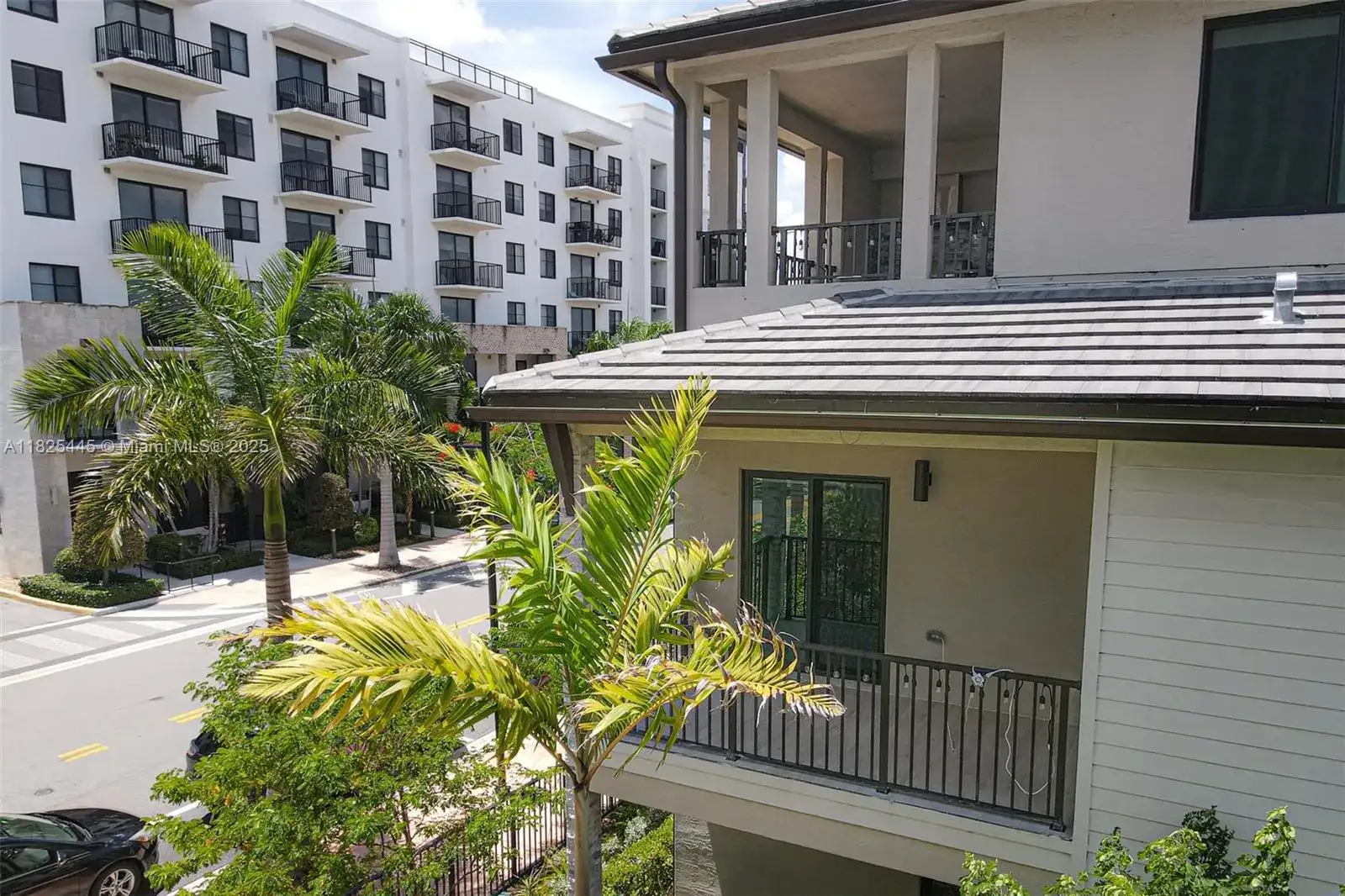 4269 NW 83rd Path, Doral FL 33166 photo 4
