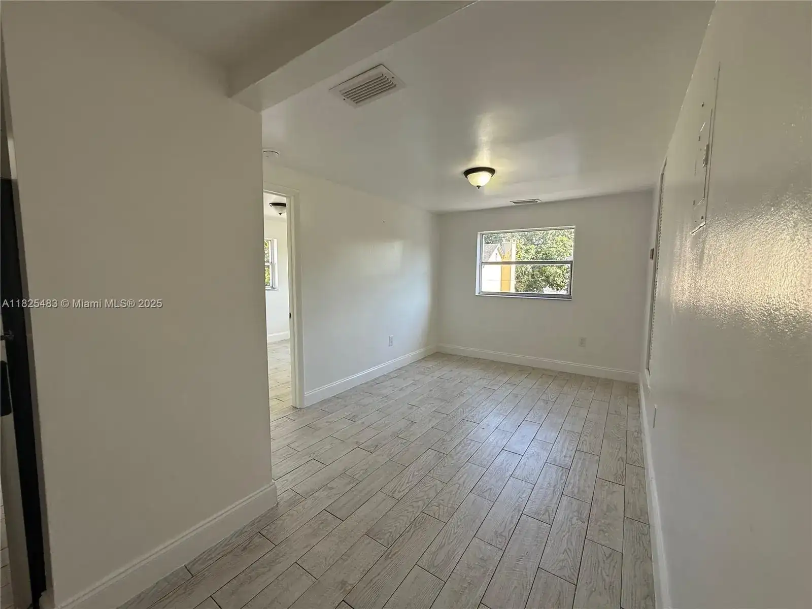 1035 SW 4th St # 3, Miami FL 33130 photo 2