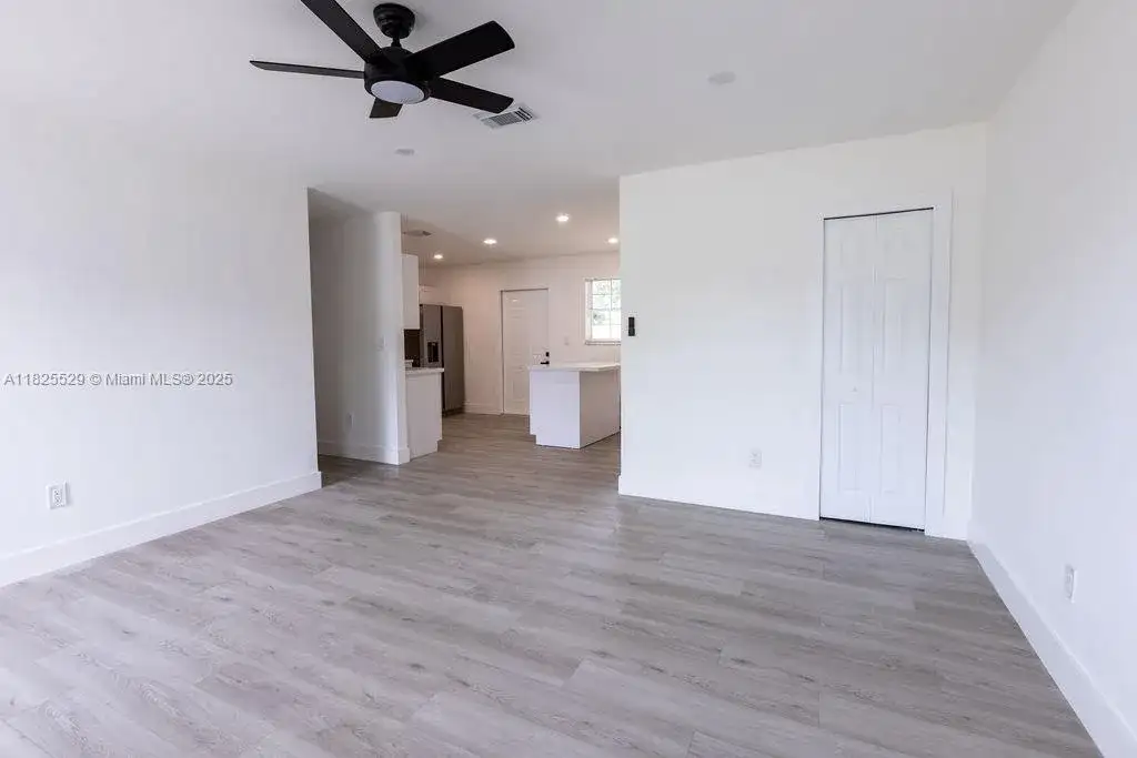 355 SW 17th Ave, Homestead FL 33030 photo 2