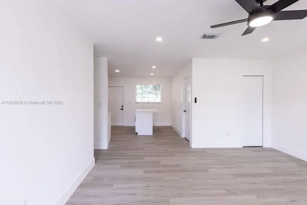 355 SW 17th Ave, Homestead FL 33030 photo 4