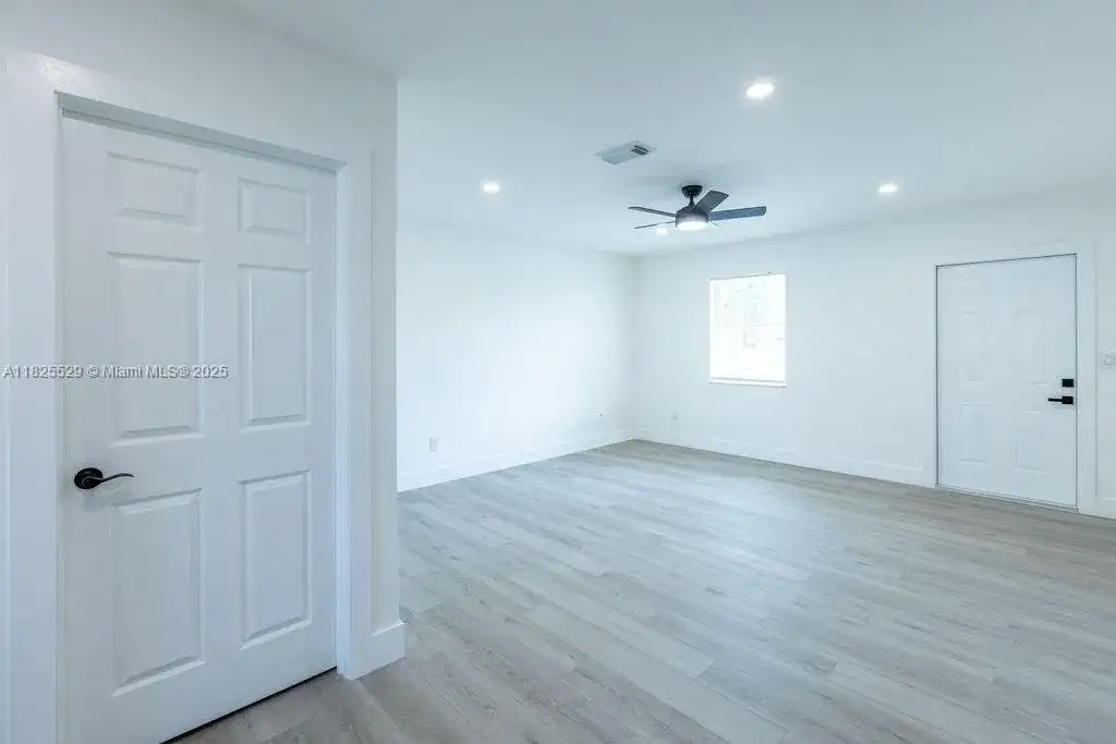 355 SW 17th Ave, Homestead FL 33030 photo 5