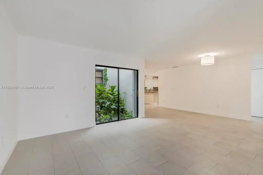 5850 SW 149th Ave, Miami FL 33193 photo 3
